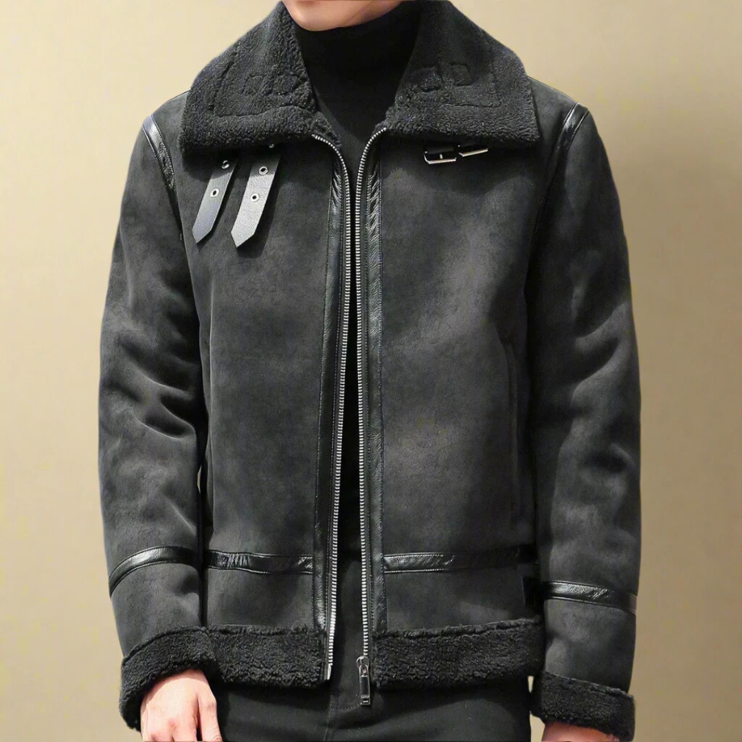 Cappotto in camoscio con cintura — Cappotto lungo e caldo d'inverno