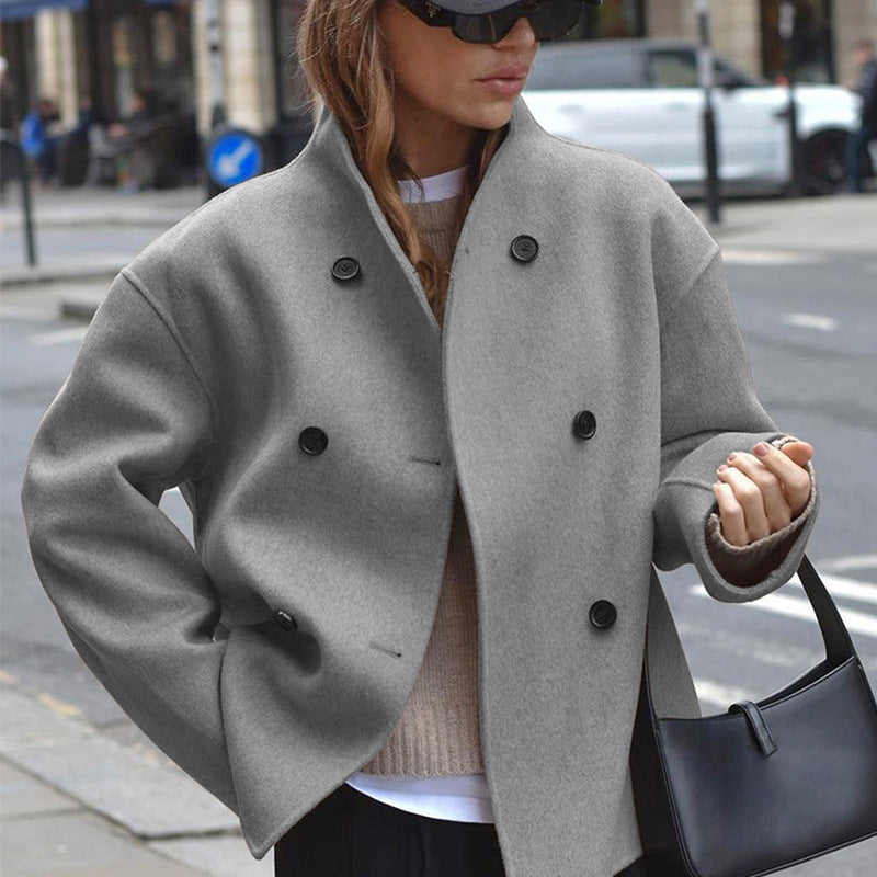 Giacca oversize alla moda con abbottonatura — Giacca casual dalla silhouette moderna