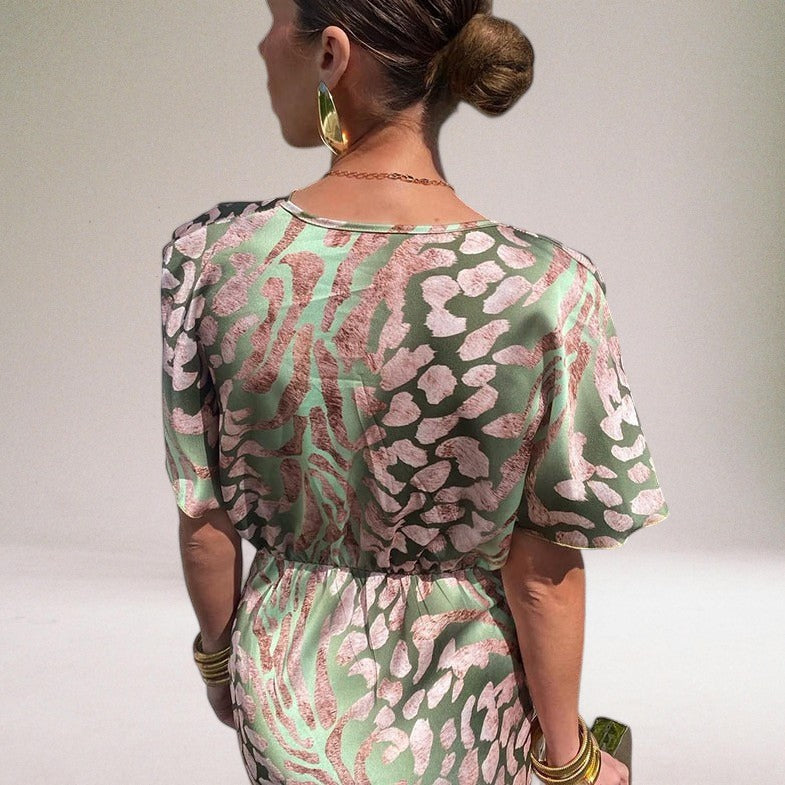 Abito lungo incrociato verde chiaro — Abito elegante da cerimonia