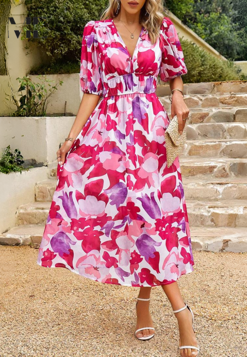 Abito lungo floreale ed elegante — Abito fluido estivo