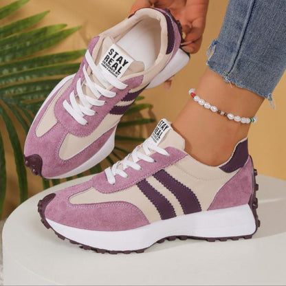 Sneakers platform retro — Sneakers con lacci e suola chunky