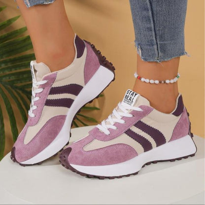 Sneakers platform retro — Sneakers con lacci e suola chunky