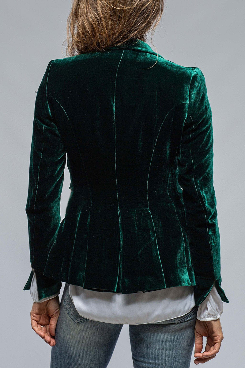 Blazer di lino aderente con un bottone — Giacca classica da vestire