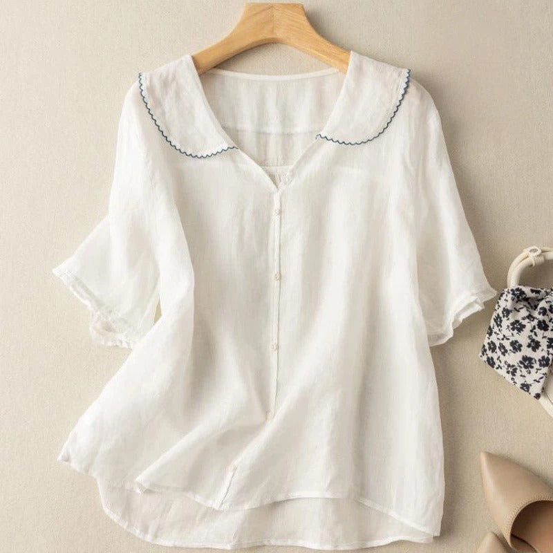 Blusa vintage con collo smerlato e bottoni — Blusa fluida ed elegante