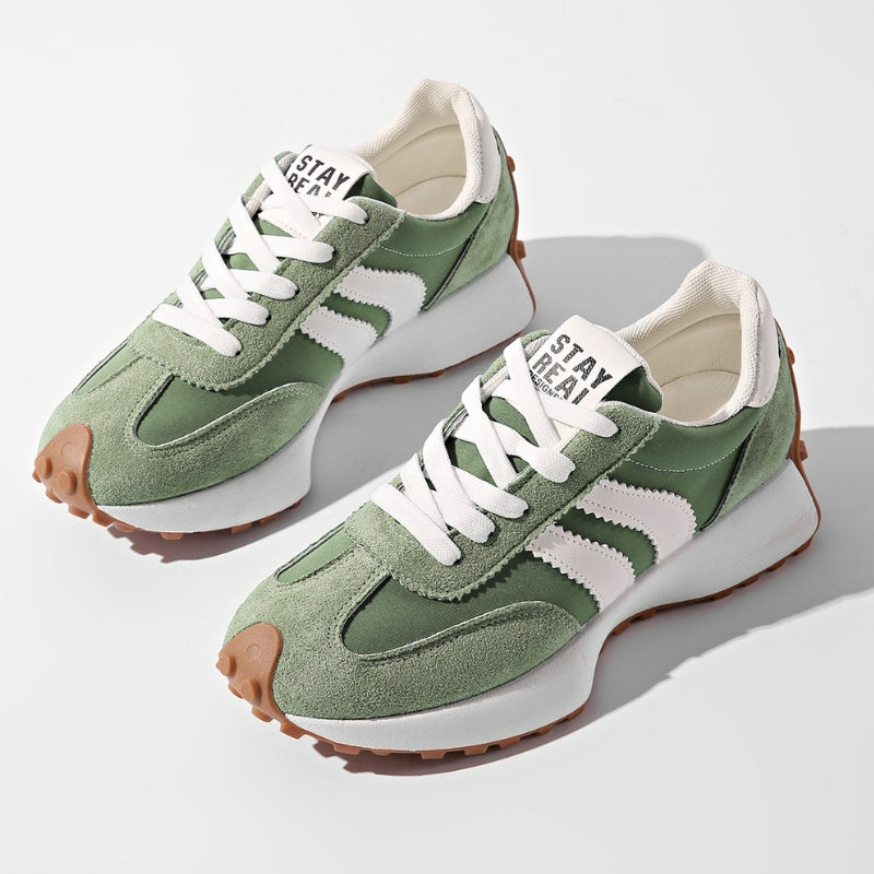 Sneakers platform retro — Sneakers con lacci e suola chunky