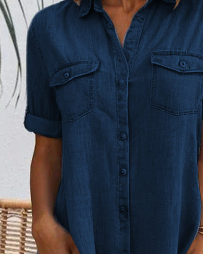 Abito camicia effetto denim leggero — Abito con bottoni e manica arrotolabile