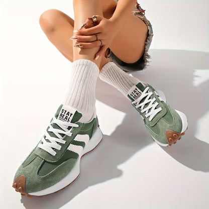 Sneakers platform retro — Sneakers con lacci e suola chunky