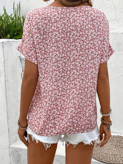Blusa floreale di lino con dettaglio a bottoni — Camicia chic e versatile