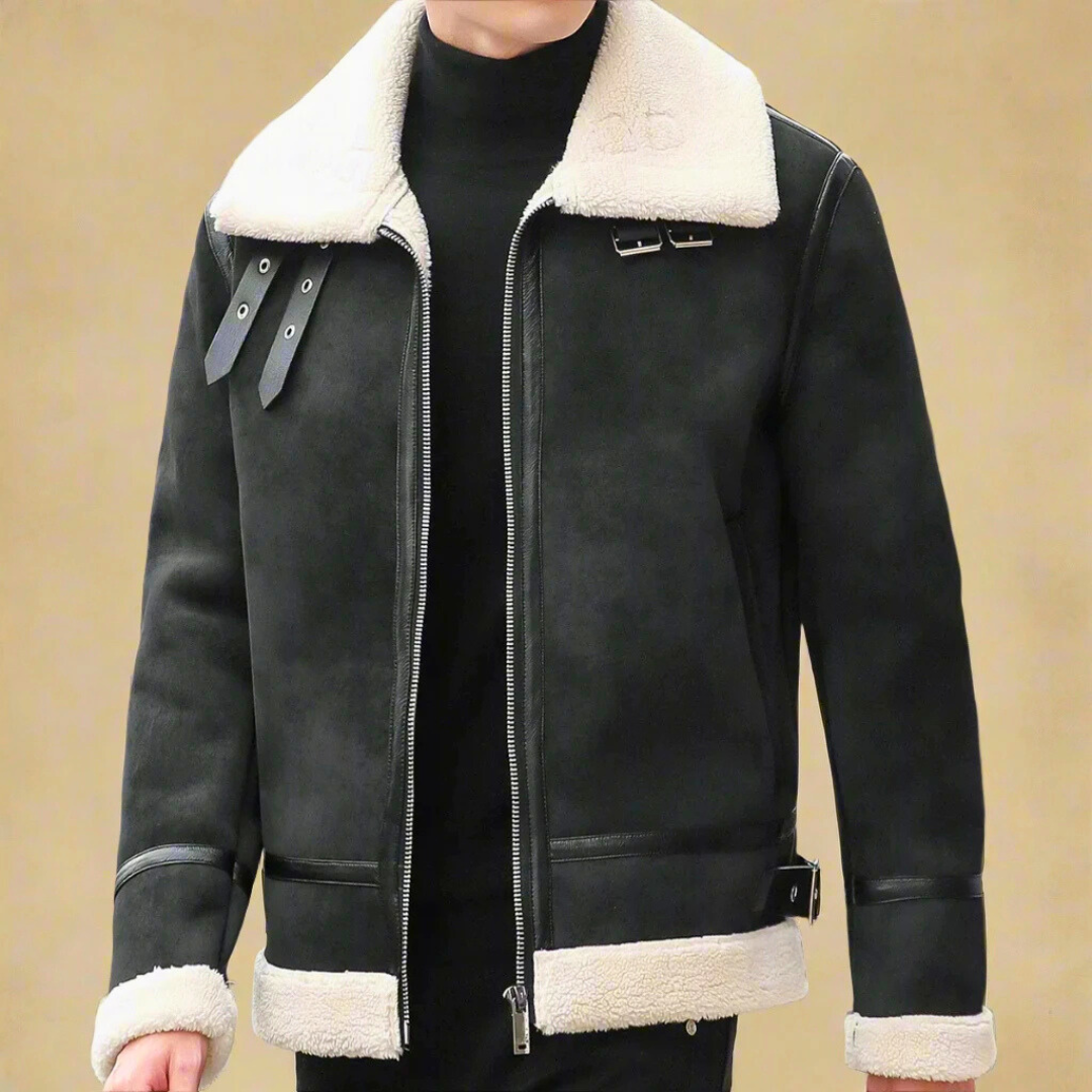 Cappotto in camoscio con cintura — Cappotto lungo e caldo d'inverno