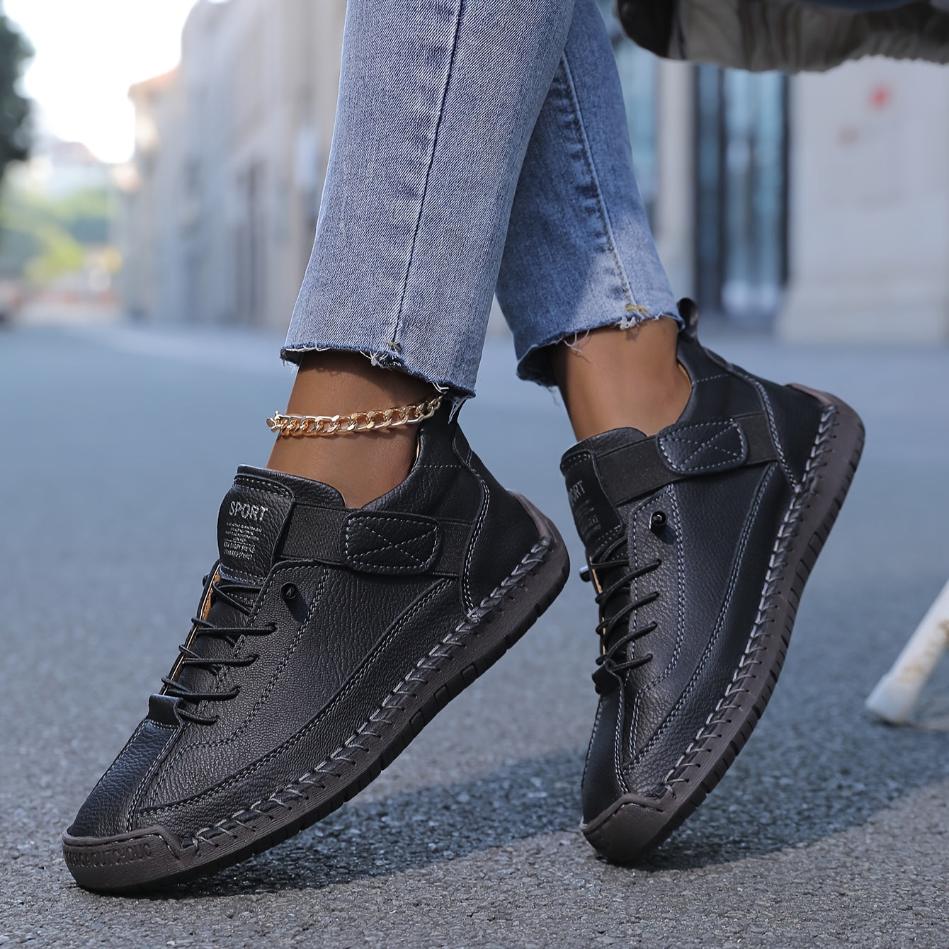 Sneakers ortopediche comode con velcro — Scarpe leggere e traspiranti