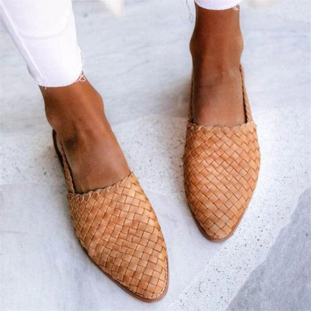 Ballerine in ecopelle intrecciata — Scarpa bassa elegante e leggera