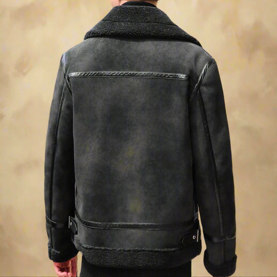 Cappotto in camoscio con cintura — Cappotto lungo e caldo d'inverno