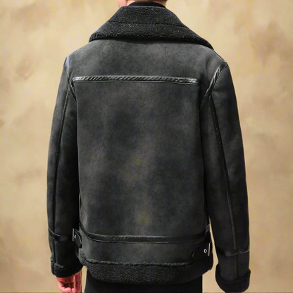 Cappotto in camoscio con cintura — Cappotto lungo e caldo d'inverno