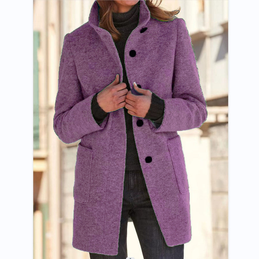 Cappotto in lana con collo alto — Cappotto elegante d'inverno con bottoni