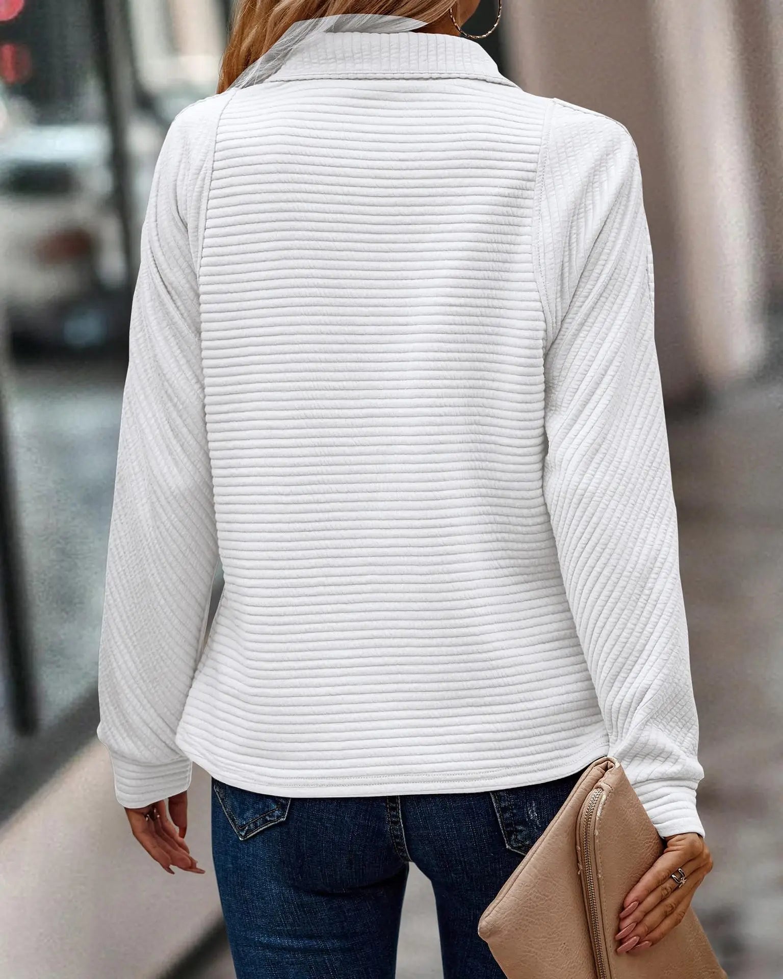 Maglione in maglia con scollo a V e zip — Maglione elegante e comodo