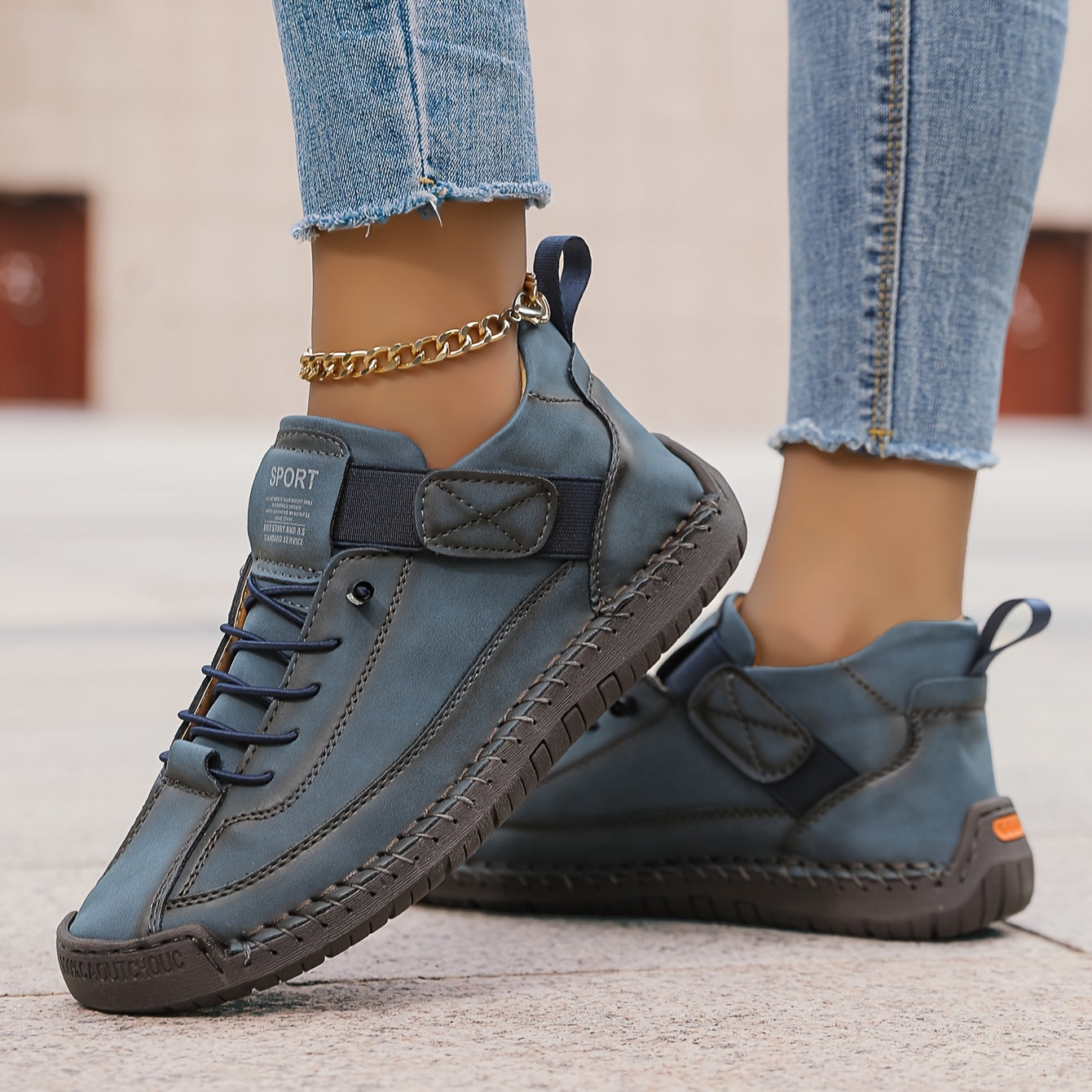 Sneakers ortopediche comode con velcro — Scarpe leggere e traspiranti