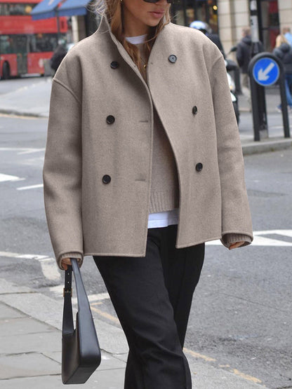 Giacca oversize alla moda con abbottonatura — Giacca casual dalla silhouette moderna