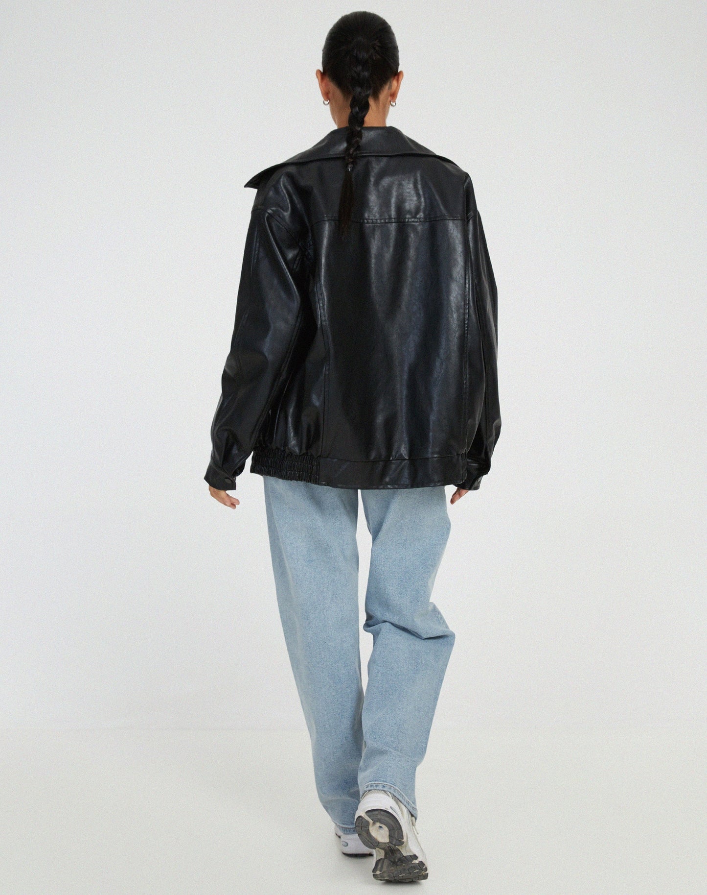 Giacca oversize in ecopelle — Giacca effetto pelle di stile moderno