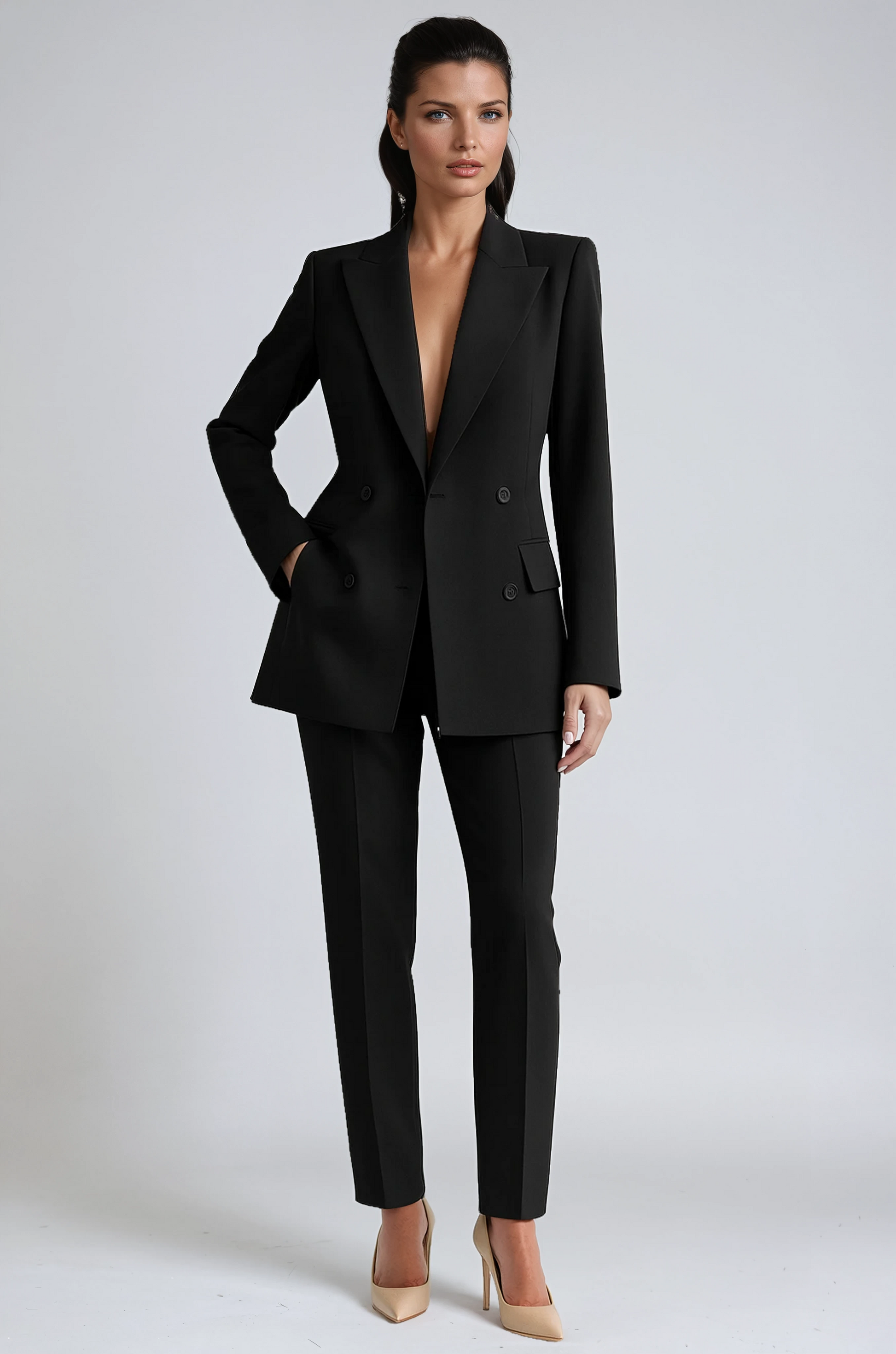Completo di lino con blazer doppiopetto e pantaloni sartoriali — Tailleur due pezzi