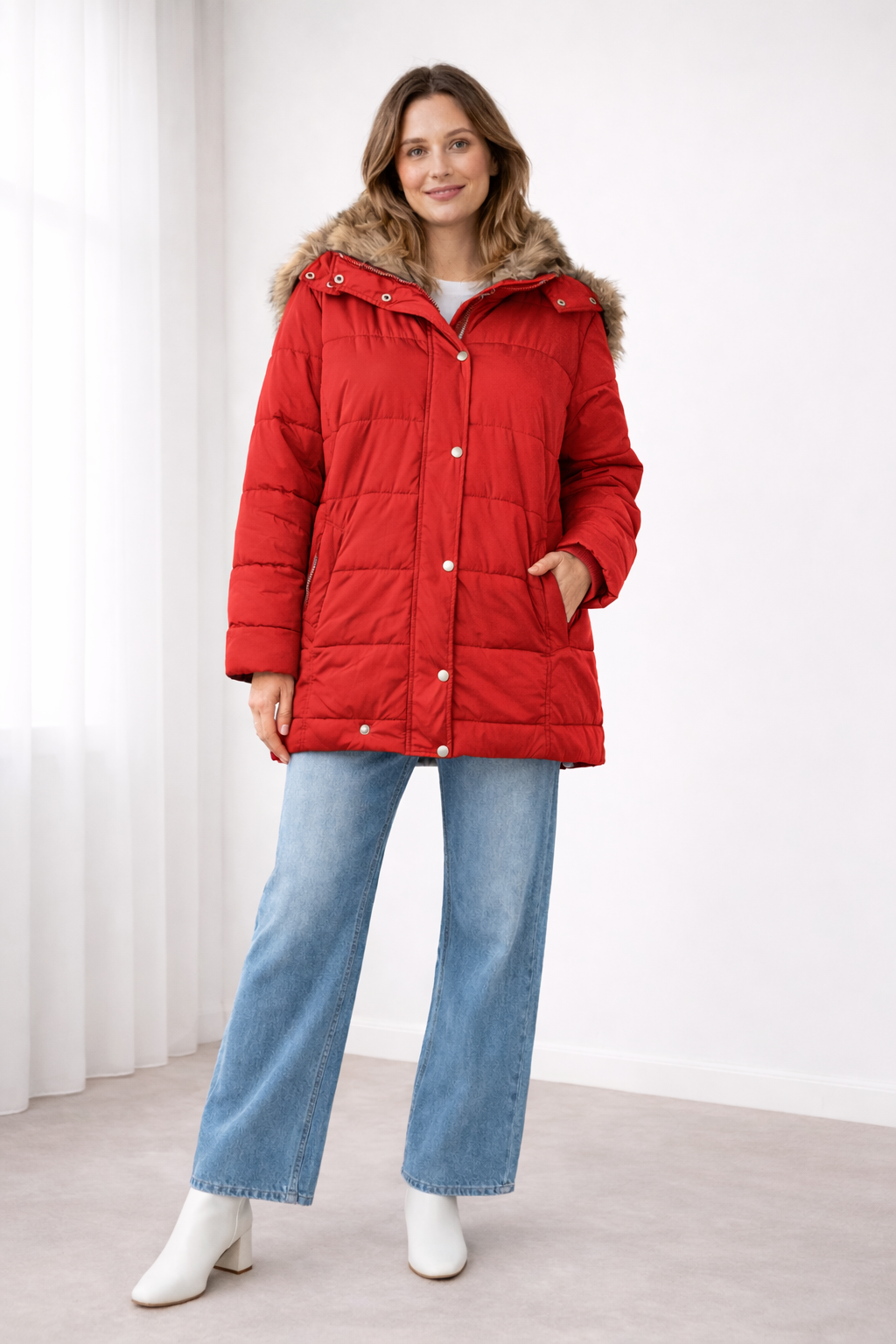 Giacca trapuntata oversize con cappuccio — Giacca calda con bottoni