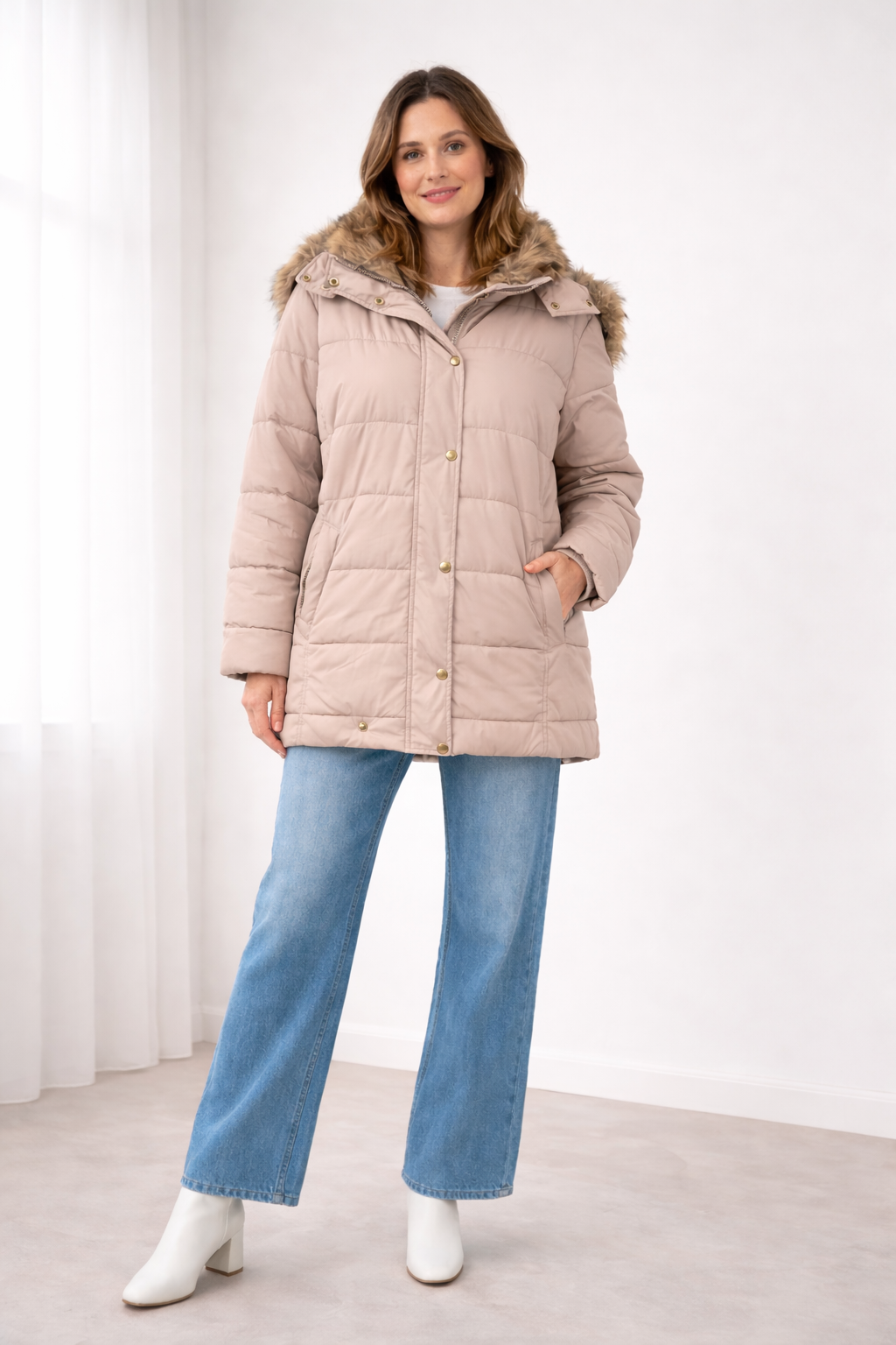Giacca trapuntata oversize con cappuccio — Giacca calda con bottoni