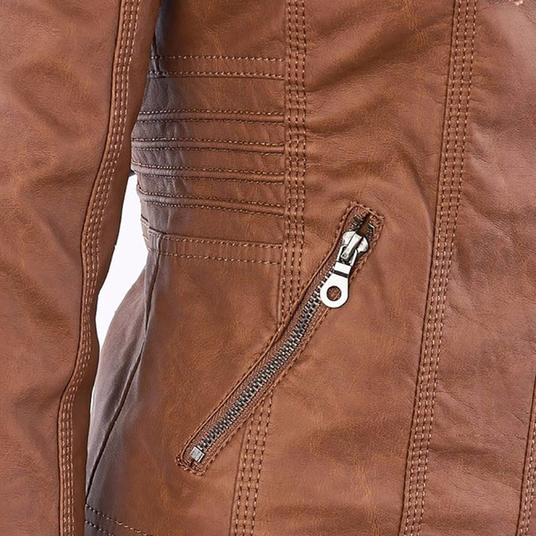 Giacca in ecopelle con cappuccio — Giacca impermeabile con zip