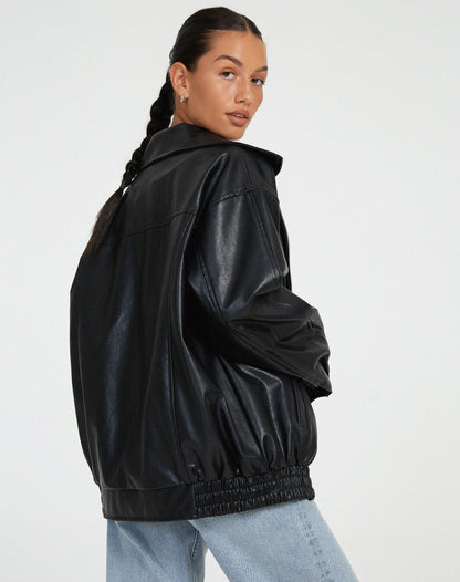 Giacca oversize in ecopelle — Giacca effetto pelle di stile moderno