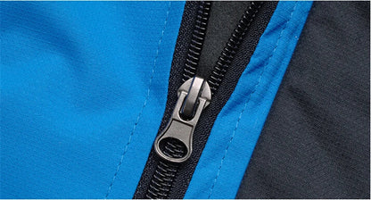 Giacca da trekking outdoor — Giacca leggera e resistente per l'outdoor
