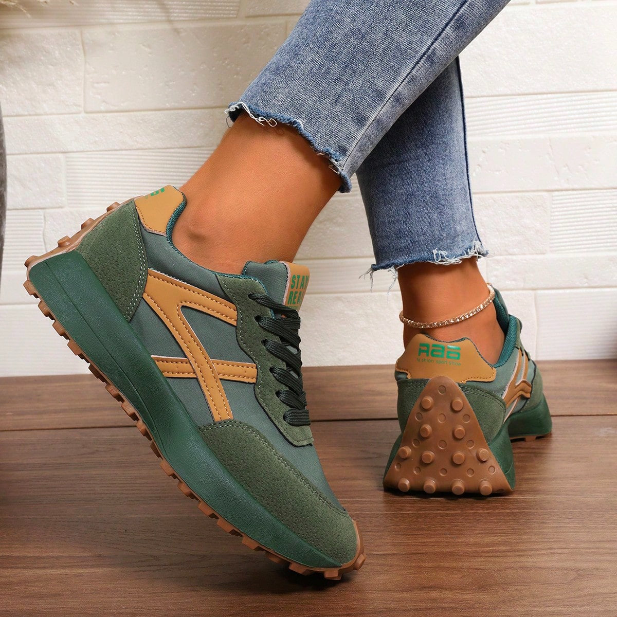 Sneakers ortopediche leggere — Calzatura comoda con ammortizzazione