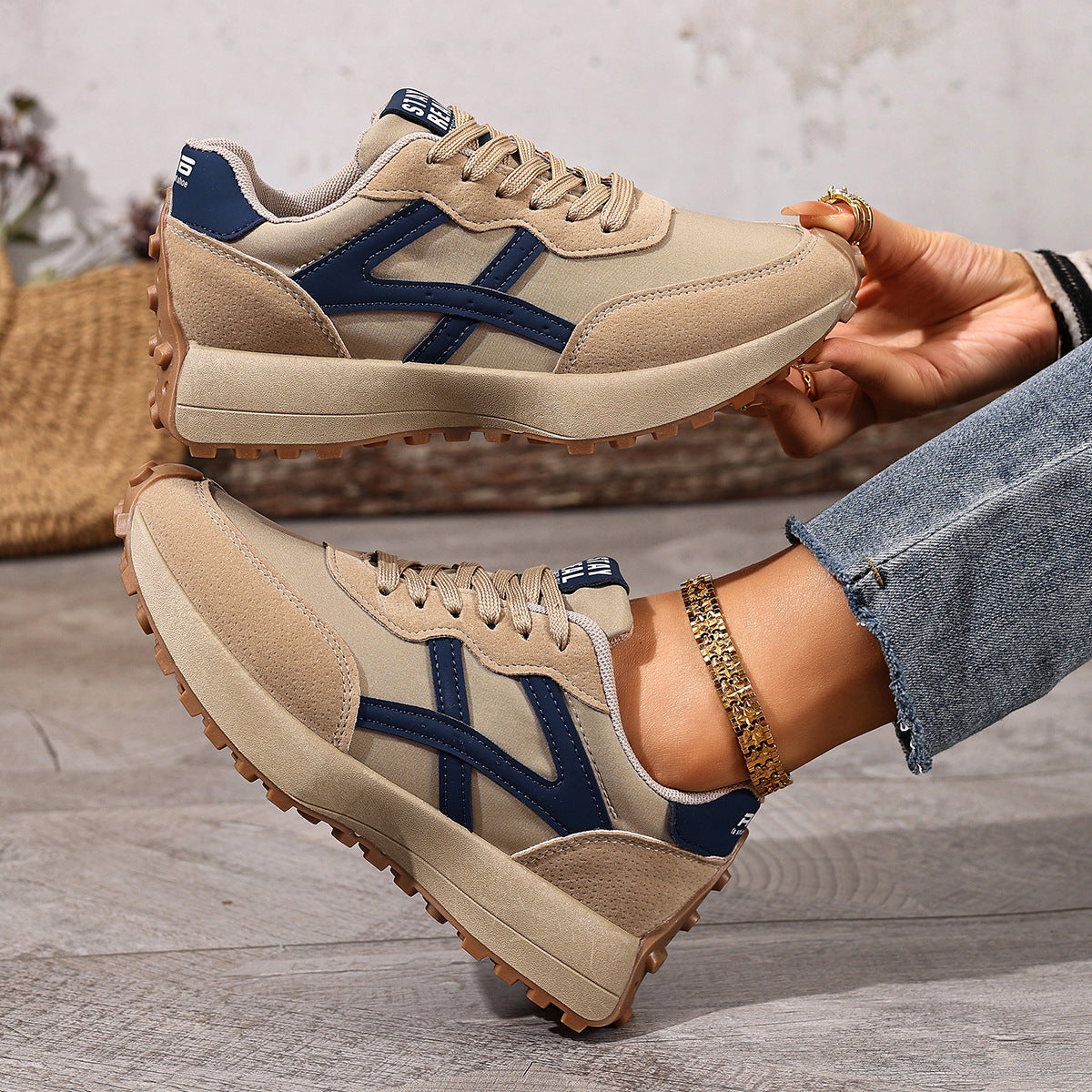 Sneakers ortopediche leggere — Calzatura comoda con ammortizzazione