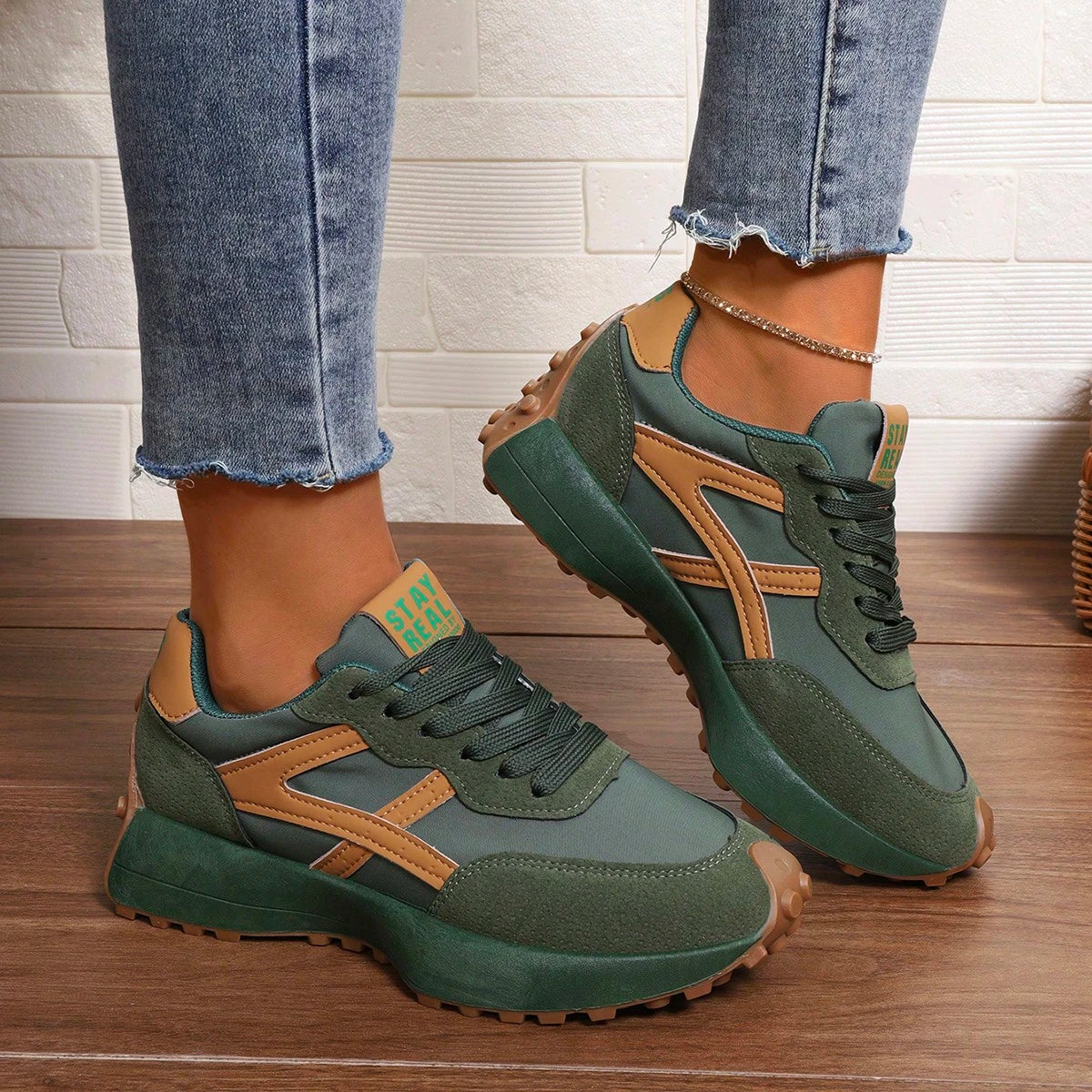 Sneakers ortopediche leggere — Calzatura comoda con ammortizzazione