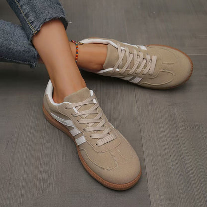 Sneakers in camoscio ortopediche a pianta larga — Calzatura comoda da giorno