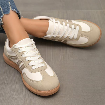 Sneakers in camoscio ortopediche a pianta larga — Calzatura comoda da giorno