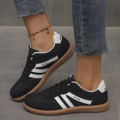 Sneakers in camoscio ortopediche a pianta larga — Calzatura comoda da giorno