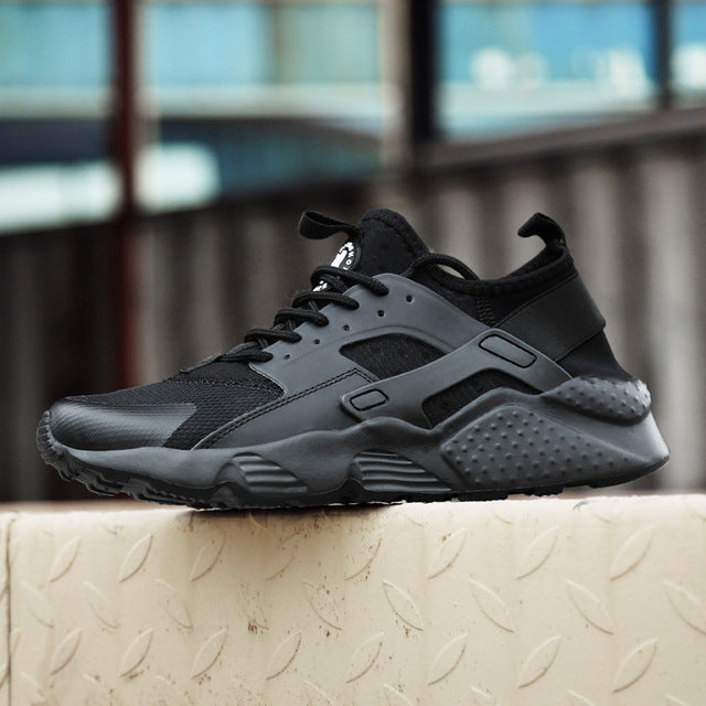 Sneakers in mesh traspirante, leggere e comode — Sneakers da giorno