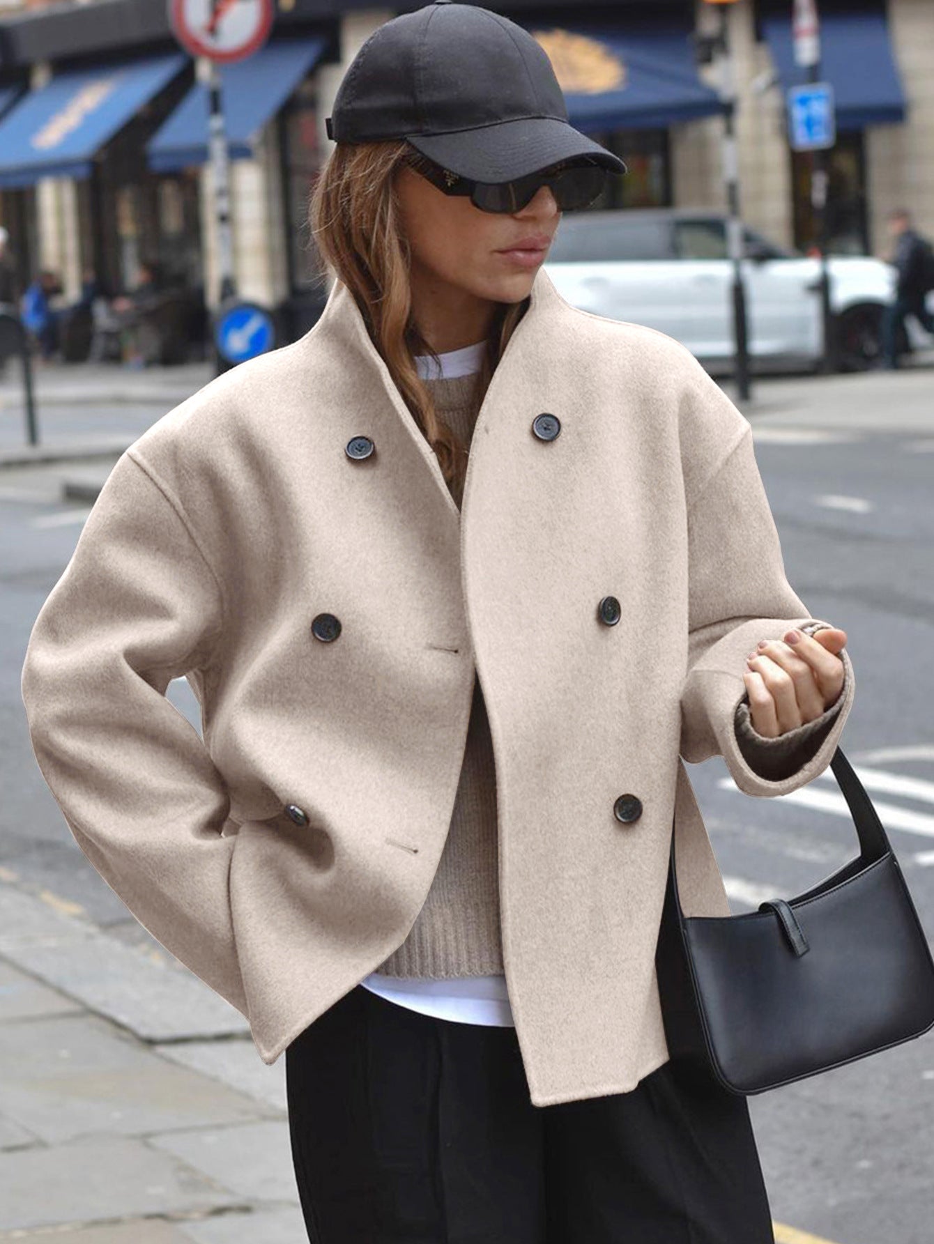 Giacca oversize alla moda con abbottonatura — Giacca casual dalla silhouette moderna