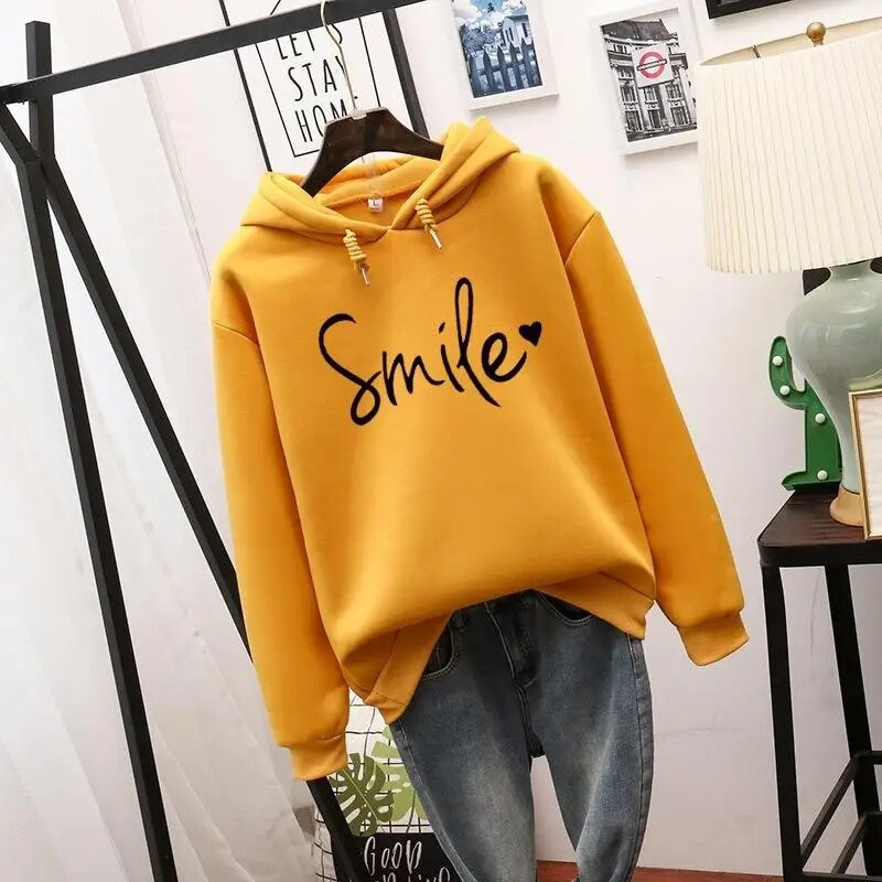 Felpa con cappuccio e stampa sorriso — Felpa comoda dal taglio ampio