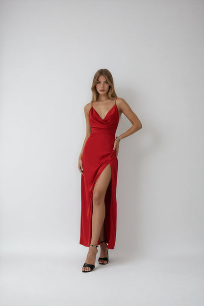 Abito lungo da sera con scollo a V e spacco laterale — Abito elegante da cerimonia