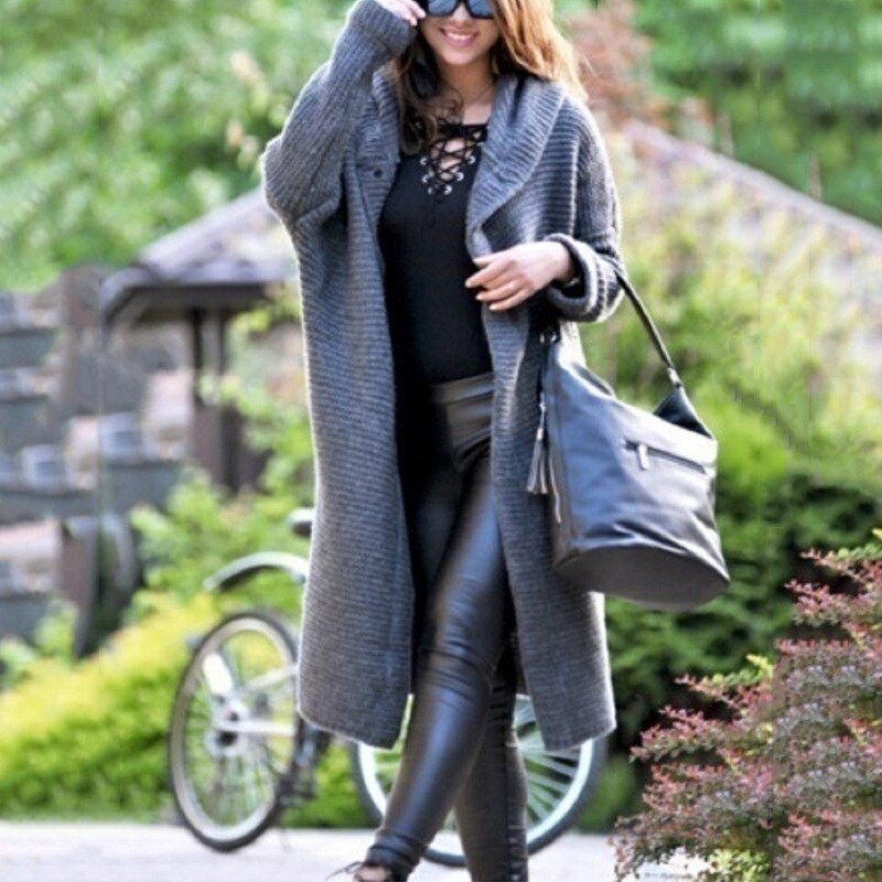 Cardigan in maglia con cappuccio — Giacca in maglia morbida e calda