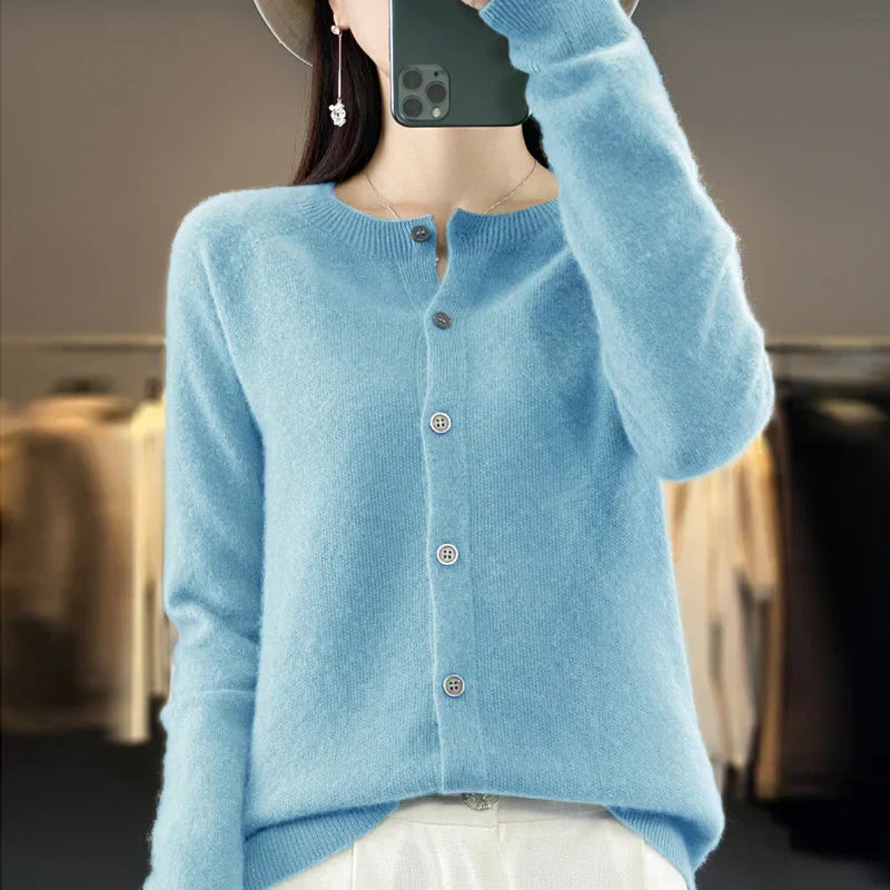 Cardigan in maglia con bottoni e collo tondo — Cardigan classico