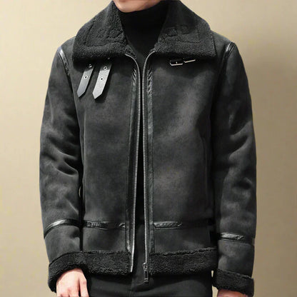 Cappotto in camoscio con cintura — Cappotto lungo e caldo d'inverno