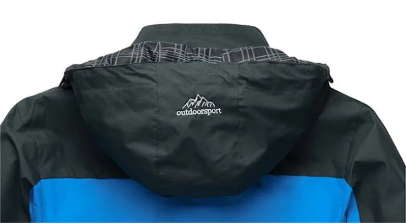 Giacca da trekking outdoor — Giacca leggera e resistente per l'outdoor