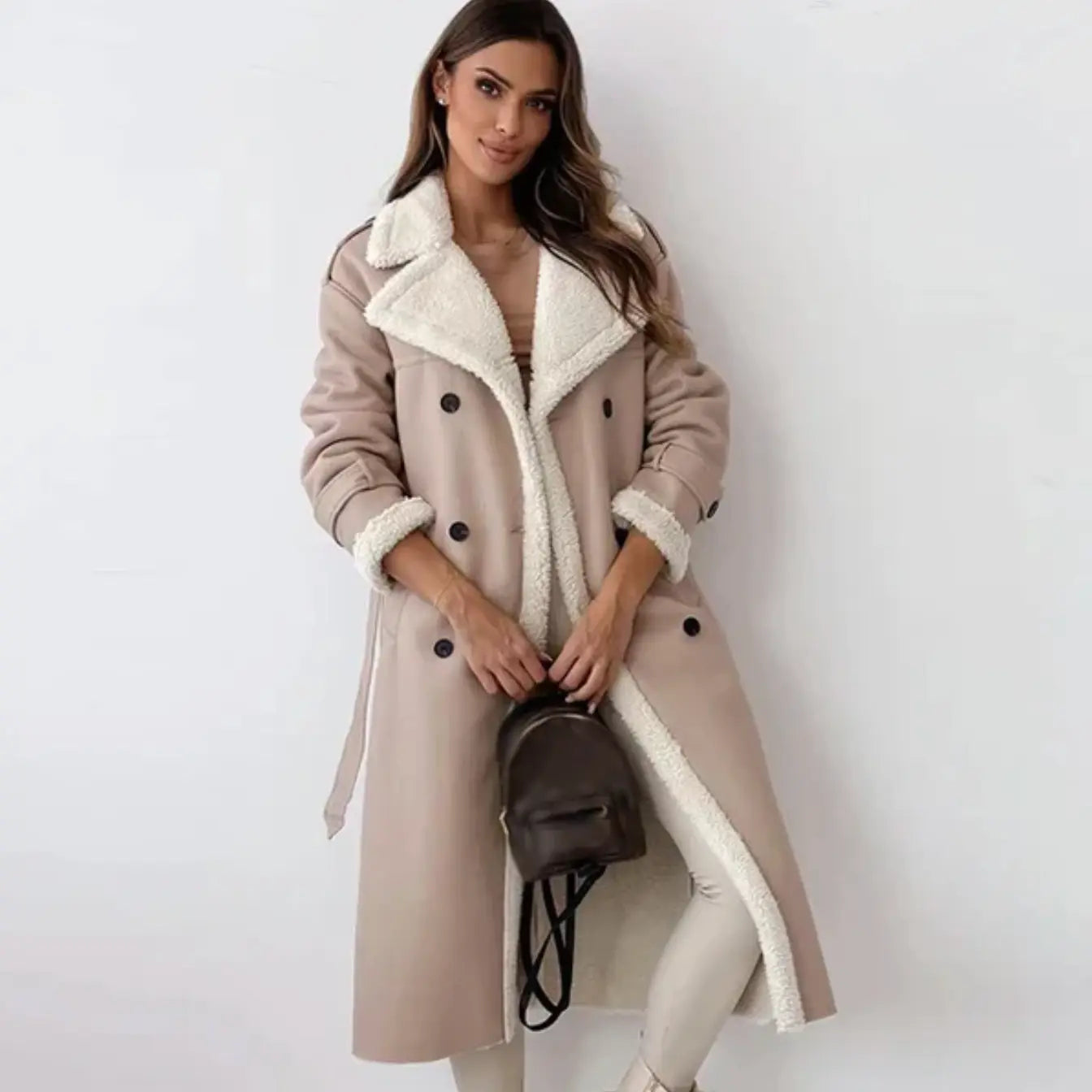 Giacca lunga classica con fodera in pile e collo teddy — Cappotto caldo invernale