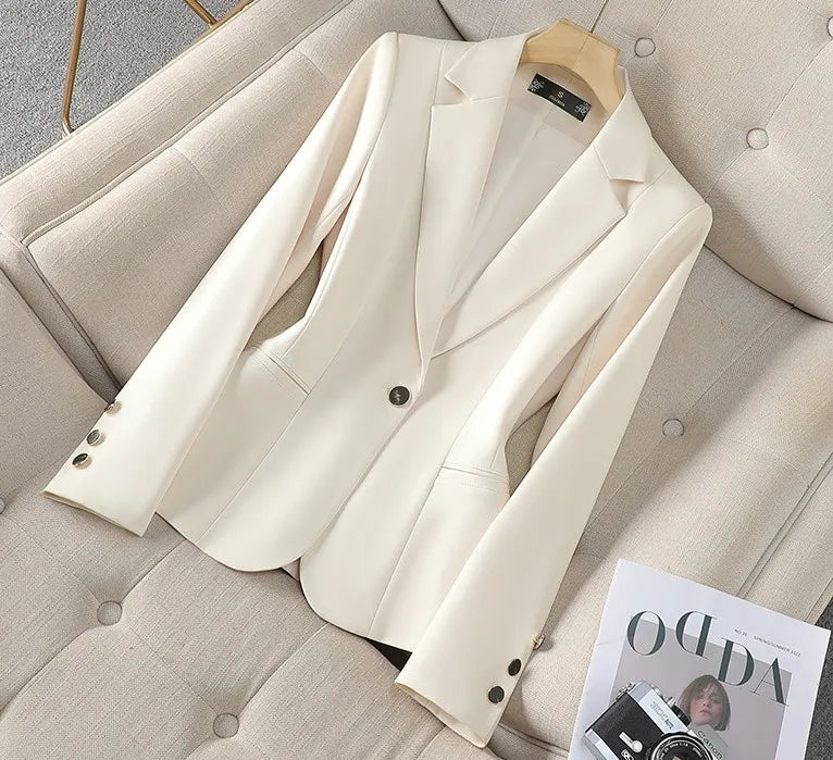 Blazer sartoriale di lino con un bottone e revers — Giacca raffinata da vestire