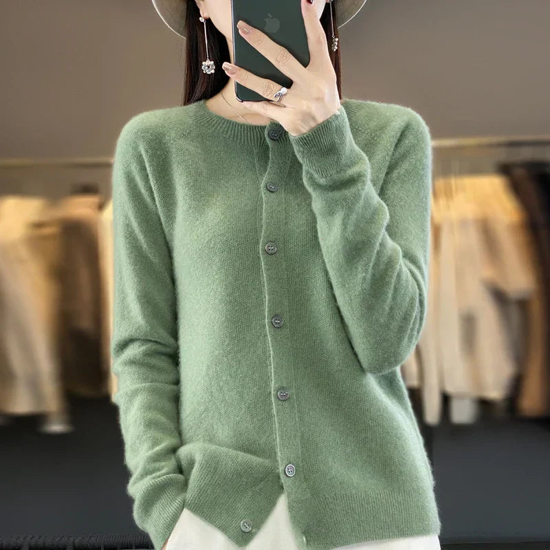 Cardigan in maglia con bottoni e collo tondo — Cardigan classico