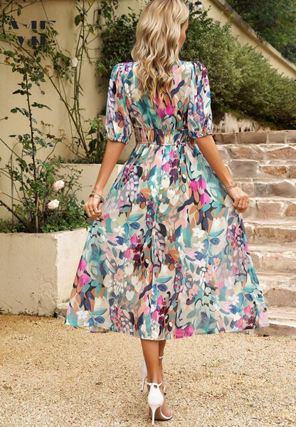 Abito lungo floreale ed elegante — Abito fluido estivo