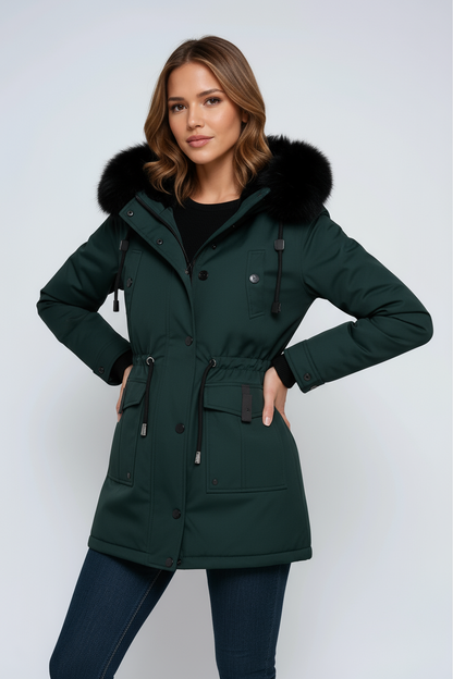 Parka invernale con cappuccio in pelliccia sintetica e vita regolabile — Cappotto imbottito