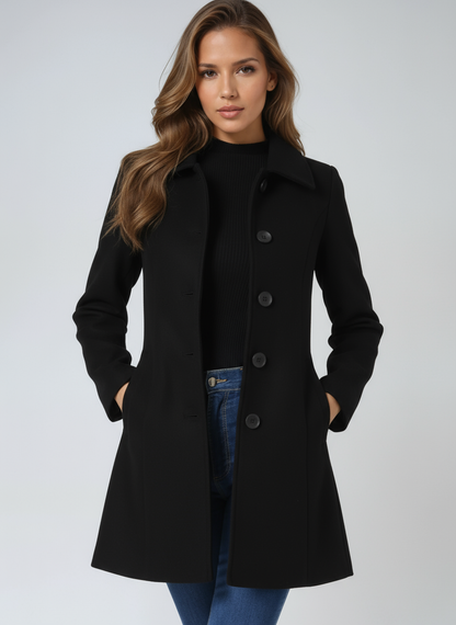Cappotto di lana con bottoni, taglio aderente e collo classico — Cappotto invernale elegante