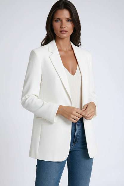 Blazer di lino lungo e aderente con revers — Giacca elegante da cerimonia