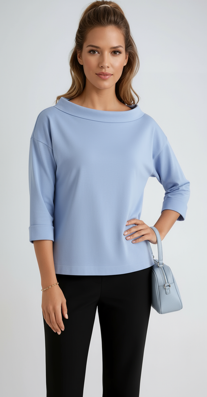 Top di cotone con scollo a barca e manica 3/4 — T-shirt minimalista ed elegante